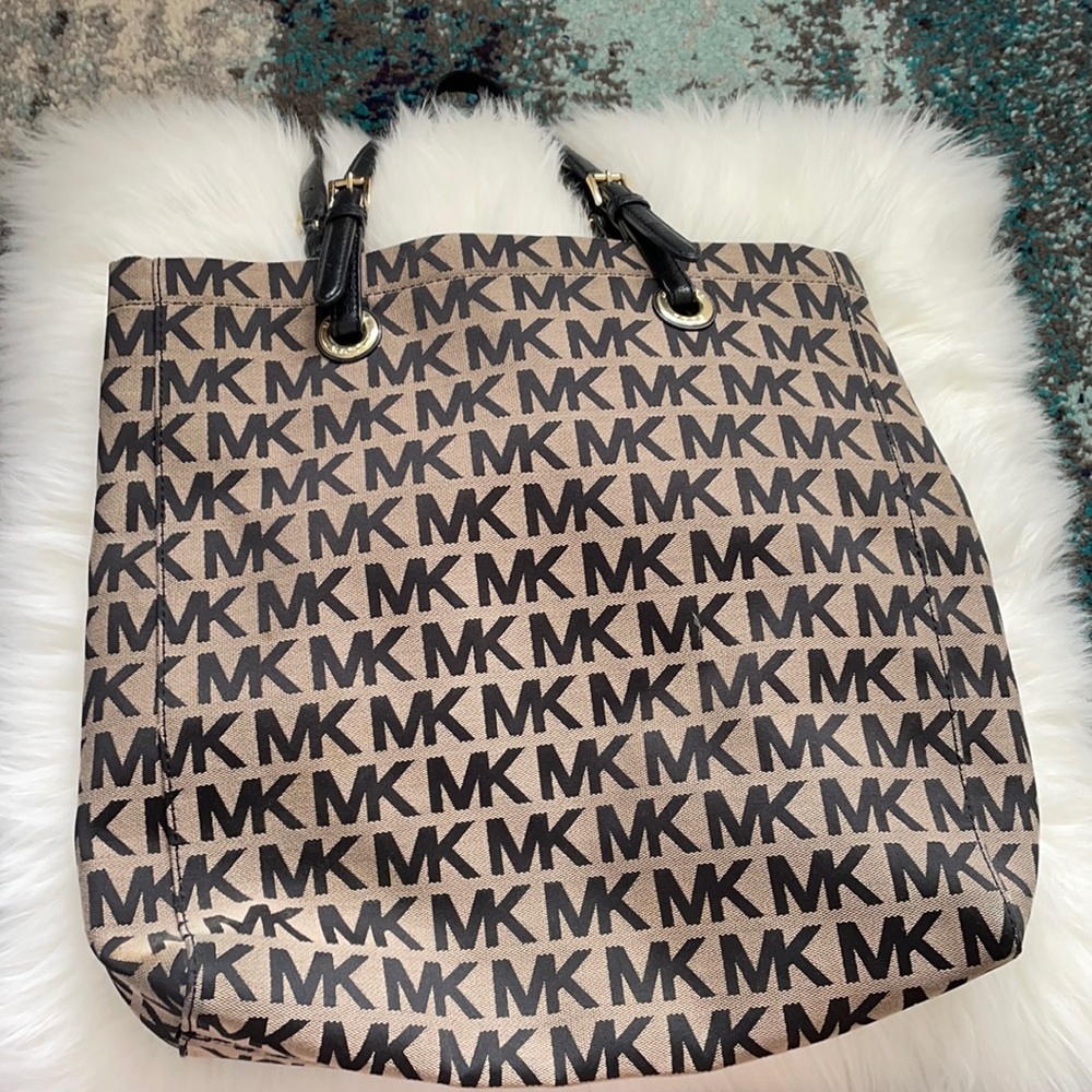 Large Michael Kors purse